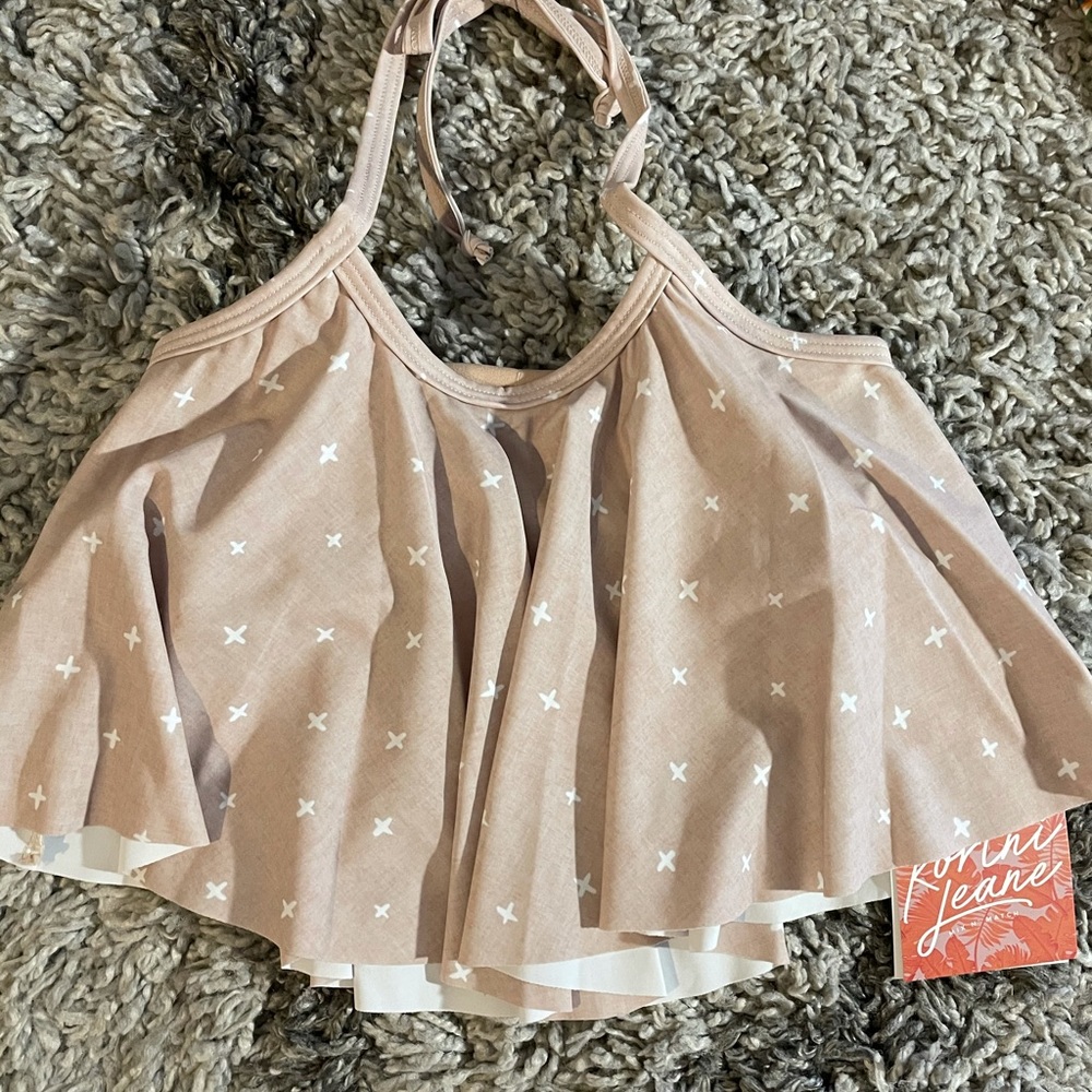 NWT beige flake 2.0 Kortni Jeane swing top 8/9